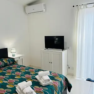 The House Fiera Di Roma Aeroporto Fiumicino Bed and breakfast
